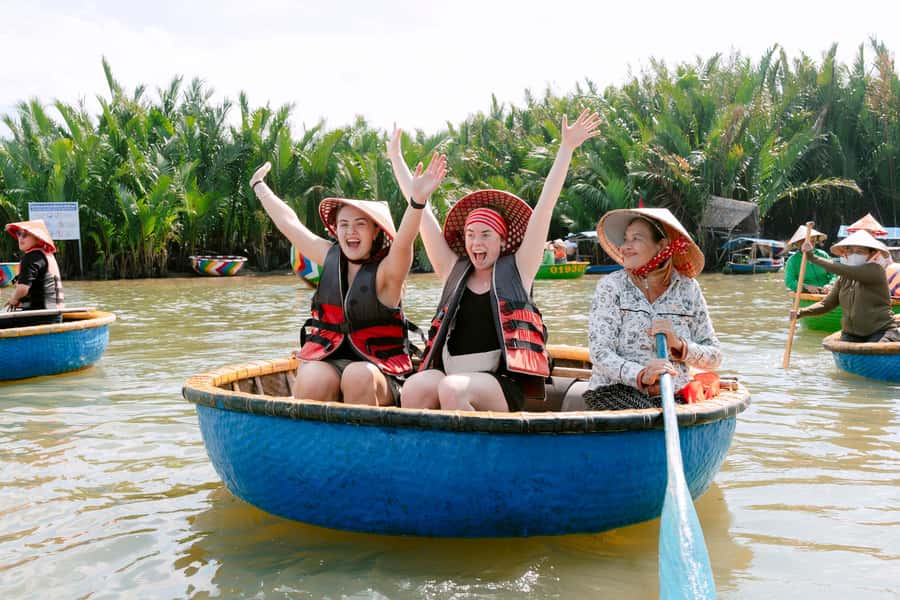 Hoi An: Lantern Making, Basket Boat, and Cooking Class - Morning or afternoon schedule