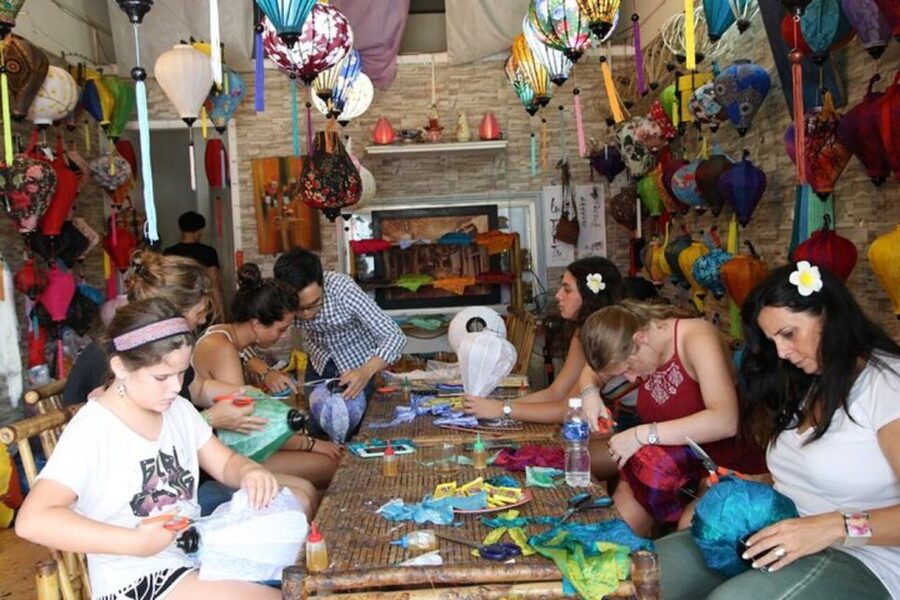 Hoi An: Local Foldable Lantern-Making Class with Locals - How much time should you allow?