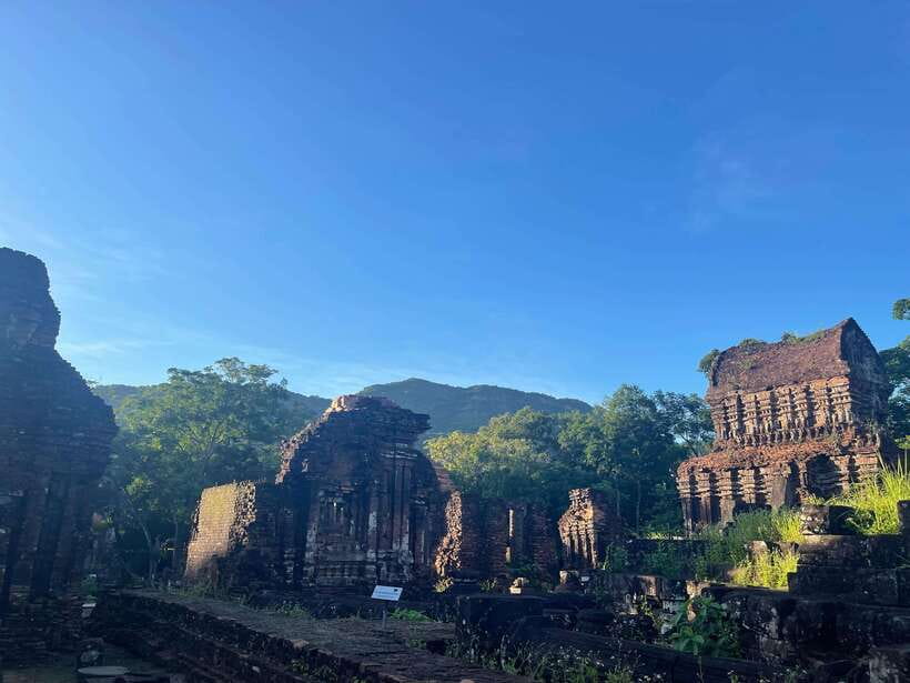 Hoi An: My Son Ruins: Guide-Bus-Boat-Cultural Show-Lunch - Key points at a glance