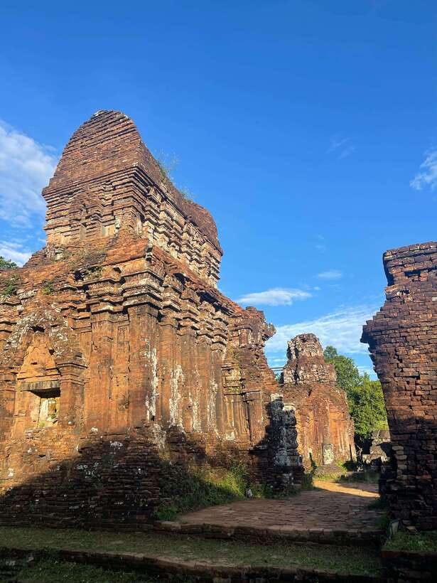Hoi An: My Son Ruins: Guide-Bus-Boat-Cultural Show-Lunch - Champa dance and the Apsara-Shiva show