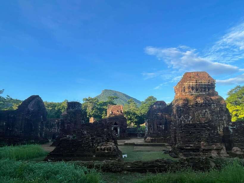 Hoi An: My Son Ruins: Guide-Bus-Boat-Cultural Show-Lunch - Lunch near the sanctuary