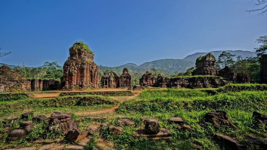 Hoi An: My Son Sanctuary and Thu Bon River Boat Trip - Lunch at a local house or banh mi by the river