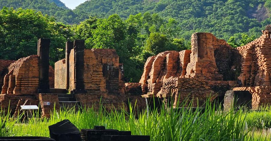 Hoi An: My Son Sanctuary Sunrise Tour - The early pickup from Hoi An
