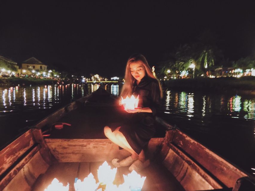Hoi An: Night Boat Trip and Release Lantern at Hoai River - The guide and communication question