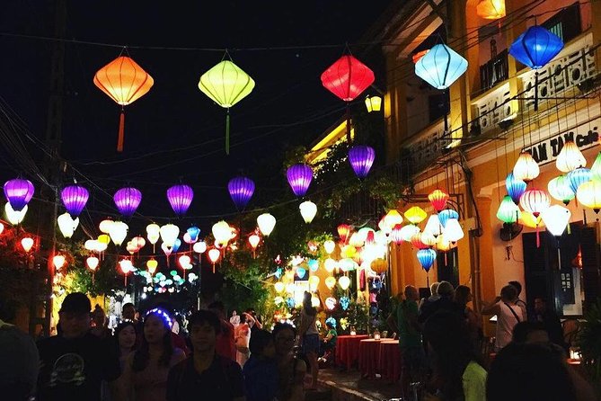 Hoi An Night Market with Hoi an walking Tour , Colourful Lanterns, Boat Ride - Who will enjoy this evening most