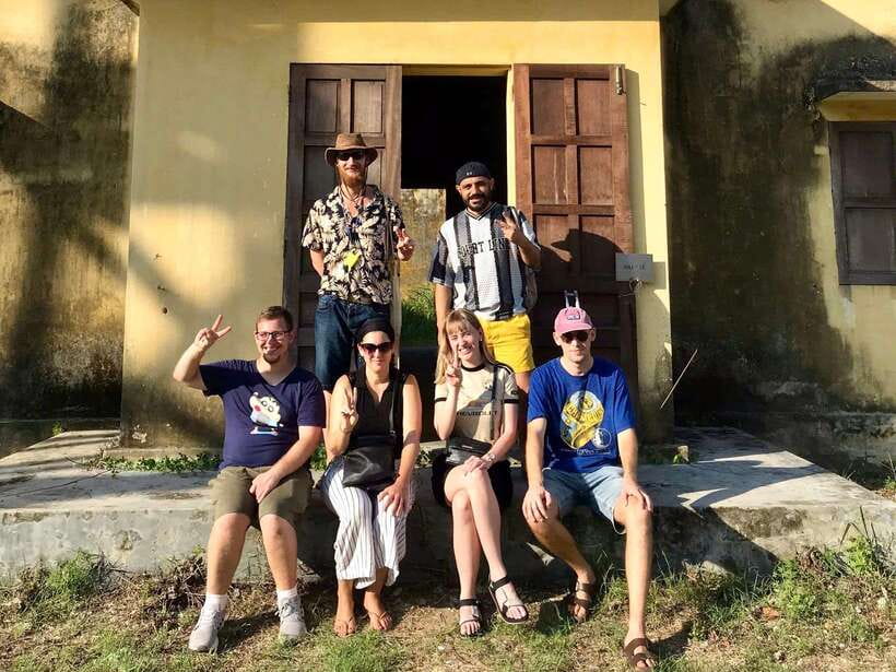Hoi An Off the Map – Walking Tour in the Backstreets - Tailors, roadside stalls, and work behind the storefronts