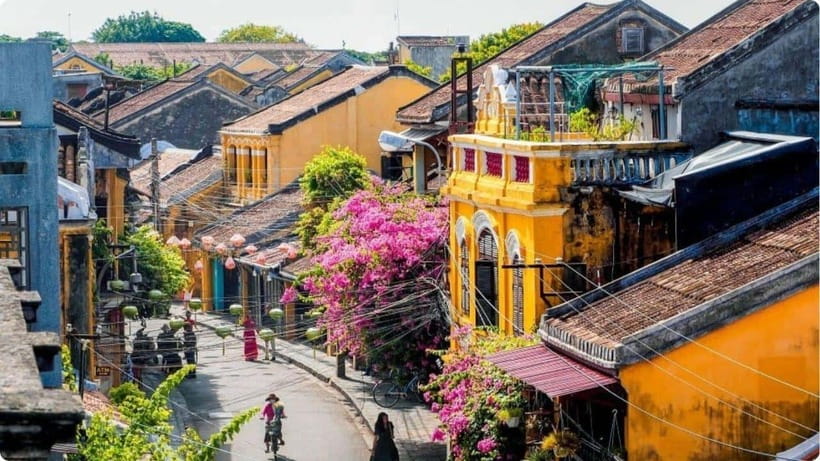 Hoi An: River Lantern Boat Experience with Free 5G eSIM - Herbal tea and the useful eSIM