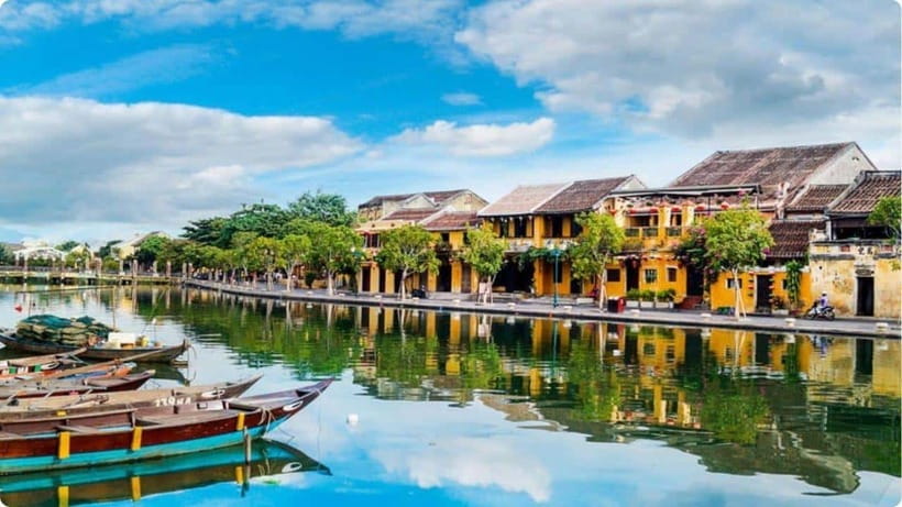 Hoi An: River Lantern Boat Experience with Free 5G eSIM - Price, queues, and what the $8 buys you