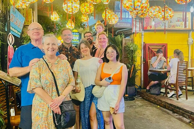 Hoi An street food tour with Billy - Cao lau and other Hoi An specialties