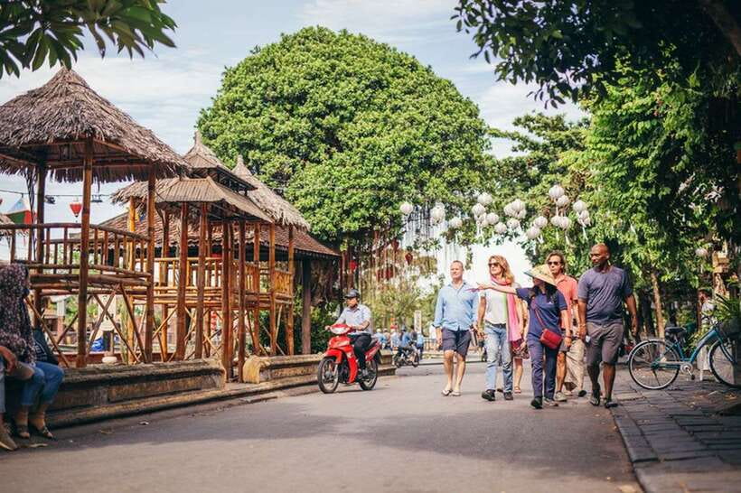 Hoi An: Sunset Food Tasting Tour - Dietary needs and practical limits