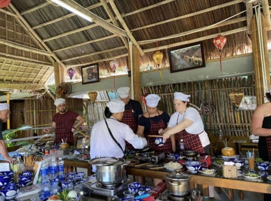 Hoi An: Vegetarian Cooking Class w Local Family and transfer - The guides make the difference