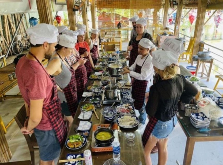 Hoi An: Vegetarian Cooking Class w Local Family and transfer - Four Vietnamese dishes, prepared step by step
