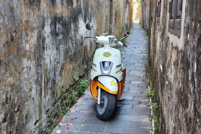 Hoi An Vespa Tours: Hoi An Highlights and Hidden Gems - Starting in Hoi An Ancient Town
