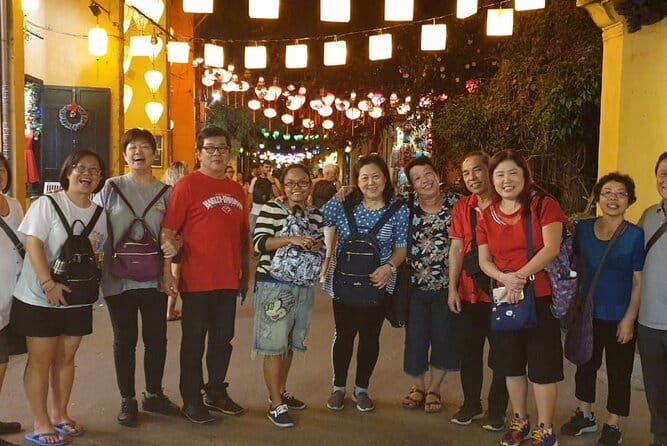 Hoi An Walking Tour, Sampan Boat Trip , Foodie Tour by Night - Starting in An Hoi with a private pickup