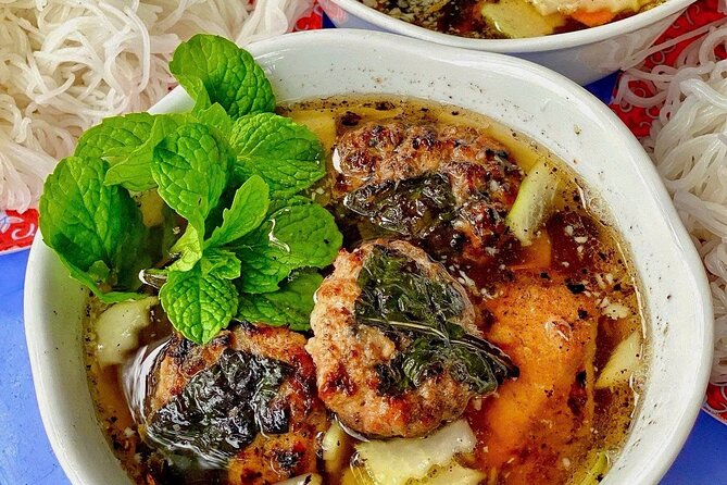 (HOT) Hanoi Guided Street Food and Train Street Tour with Local - Hoan Kiem Walking Street and the lake