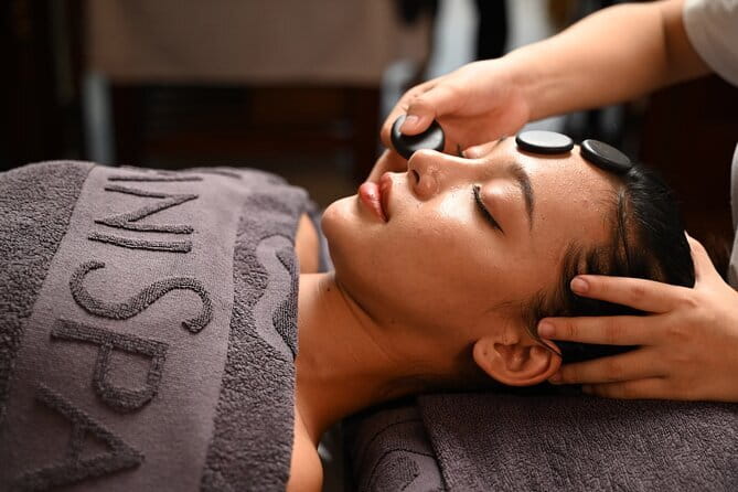 Hot Stone Massage For Full Body Blood Circulation At Da Nang - Warm stones after a day in Da Nang