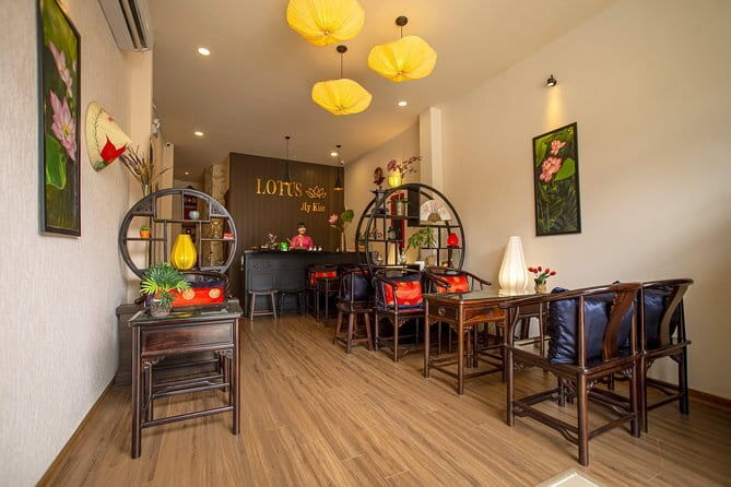 Hot Stone Massage For Full Body Blood Circulation At Da Nang - Booking details that matter
