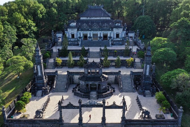 Hue City Day Tour with Dragon Boat from Hue or Danang, Hoi An - Choosing between the four royal tombs