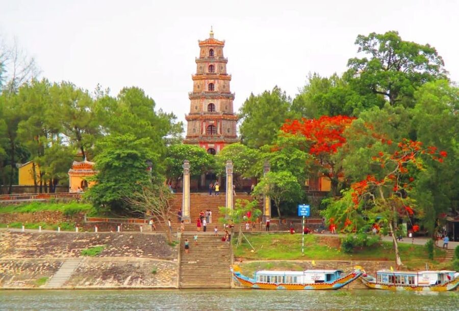 Hue : City Highlights Full Day Tour with Lunch - Khai Dinh Tomb and its lavish interior