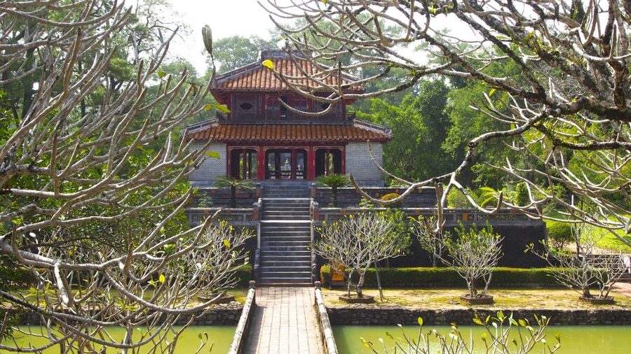 Hue City Tour Full day - Small group tour - Watching incense take shape at Thuy Xuan