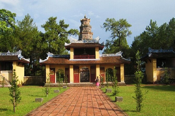 Hue: Custom Tour with Dragon Boat, Private Car & Motorbike - Picking the right royal tombs
