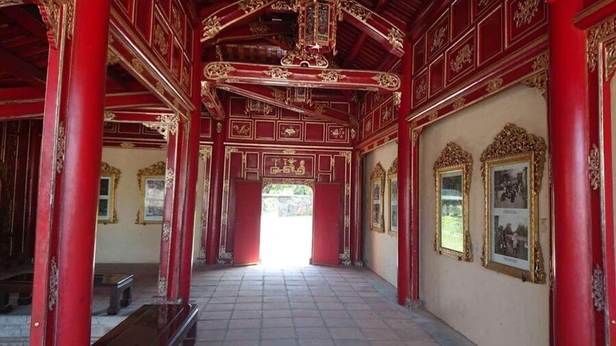 Hue Customizable Tour with Imperial Citadel & Forbidden City - Why the Citadel makes a better visit with a guide