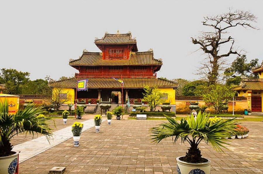Hue Customizable Tour with Imperial Citadel & Forbidden City - The Mieu and the royal family’s ancestors