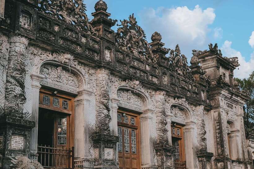 Hue :Exploring Royal City with Multi Options and Dragon Boat - Tu Hieu Pagoda and the quieter side of Hue