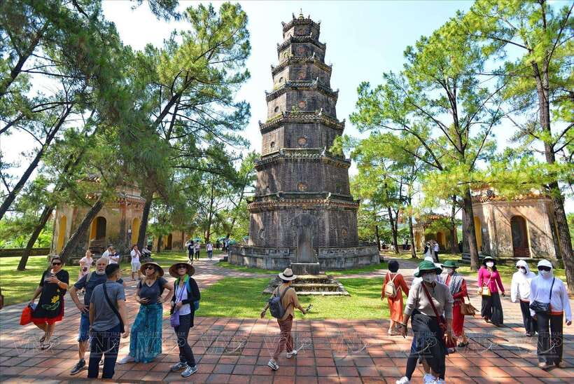 Hue :Exploring Royal City with Multi Options and Dragon Boat - Thuy Xuan incense village