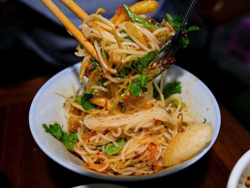 Hue: Guided Local Food Tour with Stories - Beginning at 15 Le Loi Street