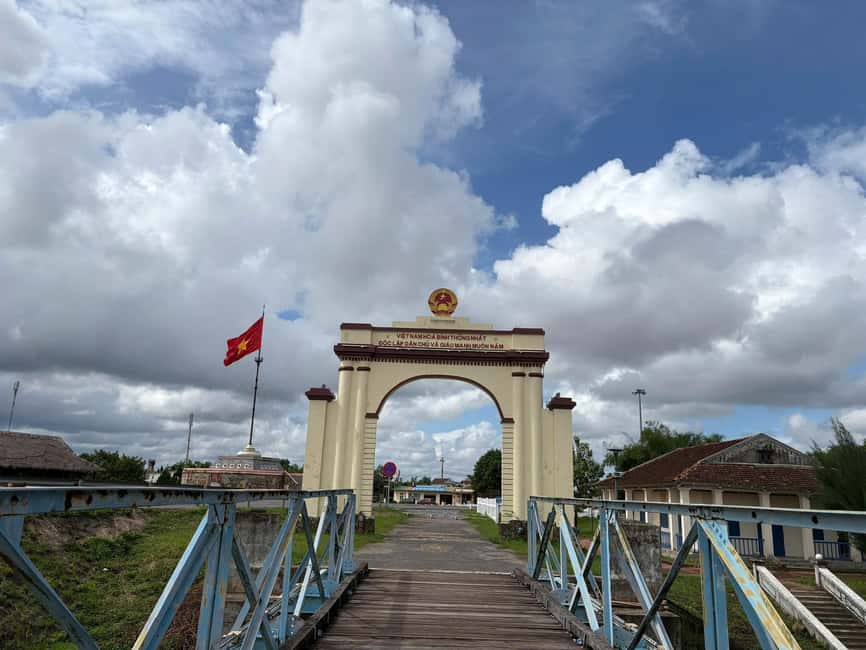 Hue: Half-Day DMZ Tour to Vinh Moc Tunnels by Private Car - The historical angle and Vietnamese perspective