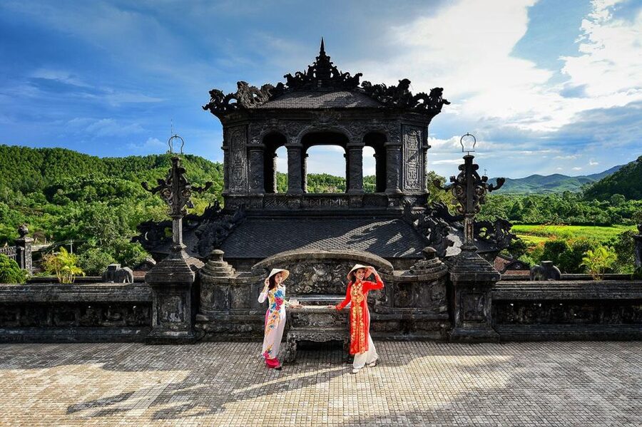 Hue: Hue Royal Tombs Tour Visit 3 Best Tombs & Pagoda - How long should you allow?