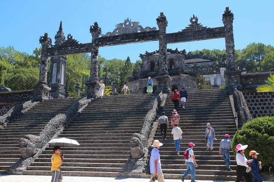 Hue: Hue Royal Tombs Tour Visit 3 Best Tombs & Pagoda - Khai Dinh Tomb: a small site with a big visual punch