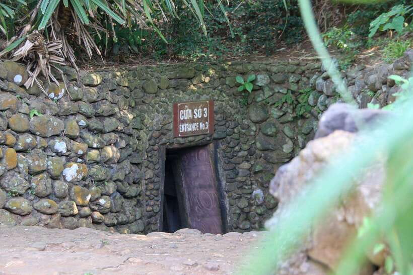Hue : Private Day Trip to DMZ : Vinh Moc tunnel & Khe Sanh - Hien Luong Bridge and the Ben Hai River