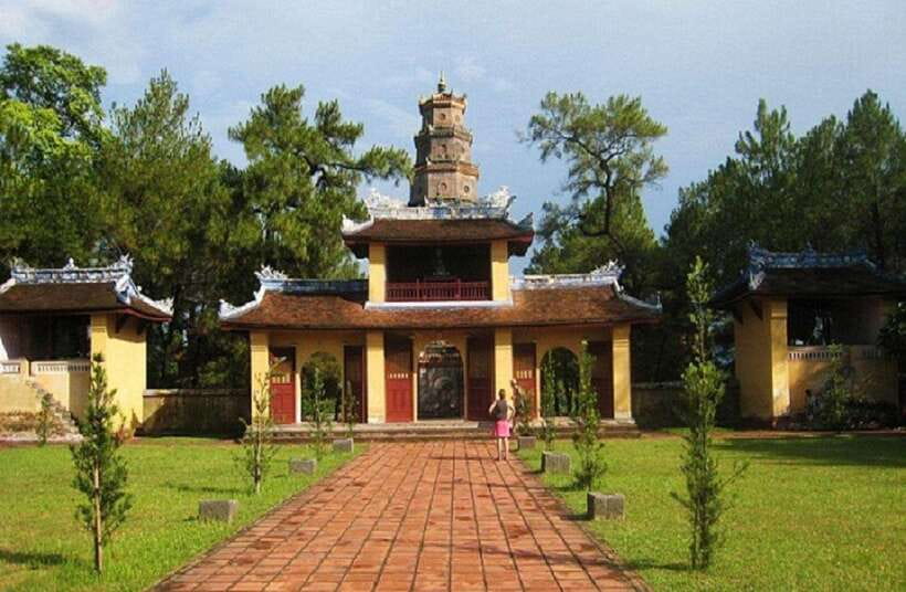 Hue: Private Dragon Boat, Pagoda, and Royal Tomb Tour - Why this Hue tour works so well