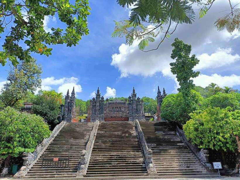 Hue: Royal Tombs Private Tour with 3 Best Tombs & Pagoda - Khai Dinh Tomb, small in scale and big on decoration