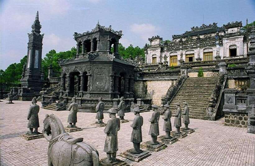 Hue Royal Tombs Tour: Visit Best Pagodas & Mausoleums - Minh Mang Tomb: the most formal royal plan