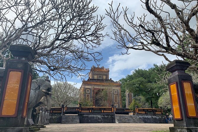 Hue’s Top Attractions by Car with Informative ES Driver - Hue Imperial City: the largest and most demanding stop
