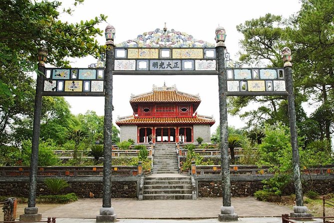 Hue’s Top Attractions by Car with Informative ES Driver - What your English-speaking driver actually does