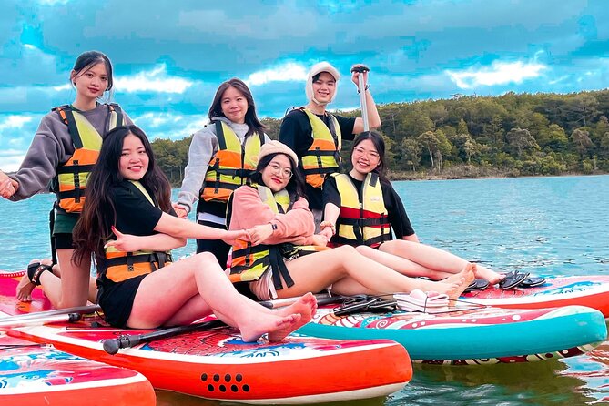 KAYAK/SUP IN DA LAT (1/2 day) - Paddling through the lake and pine forest