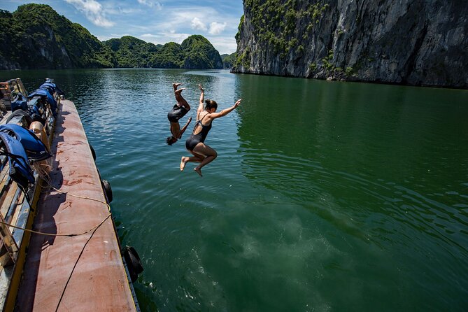 Kayaking at Lan Ha Bay - Paddling through caves, archways, and lagoons