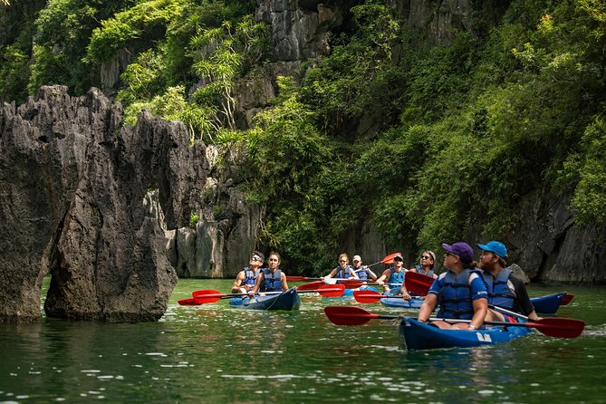 Kayaking at Lan Ha Bay - The floating fishing village and local life
