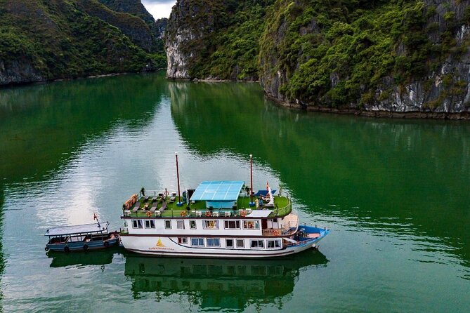 Lan Ha Bay Boutique Cruise 2D/1N: Kayaking, Swimming at the pristine places - Day one: lunch and the first views of Lan Ha Bay
