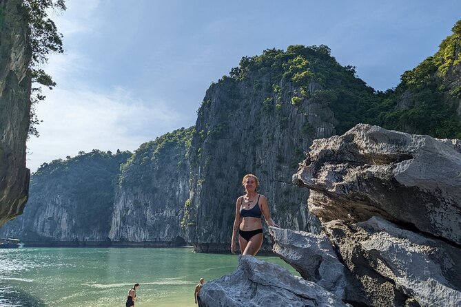 Lan Ha Bay Day Tour from Hanoi & Cat Ba Town - Serenity Boutique - Boarding at Beo Wharf and meeting the crew