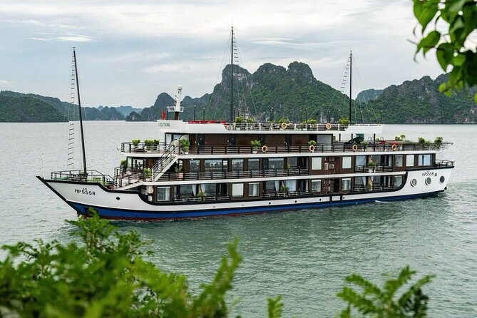 Lan Ha - Ha Long Bay 5Star cruise-Private balcony cabin 2day trip - Day one: Tuan Chau Island to the floating bay