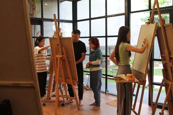 Life Drawing Class - Art Workshop at Art Tutor Hanoi - What happens inside the 2.5-hour drawing session