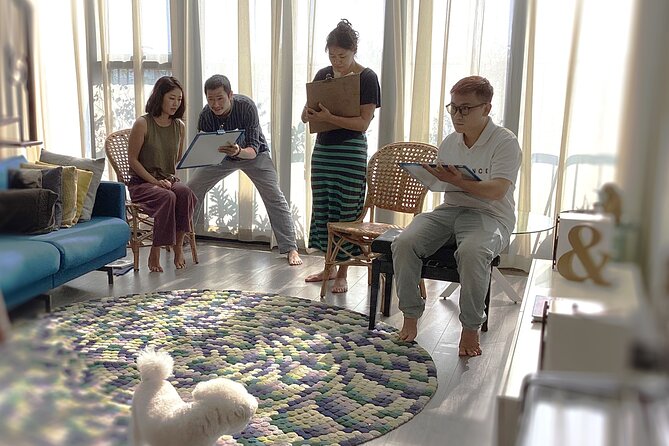 Life Drawing Class - Art Workshop at Art Tutor Hanoi - Why instructor feedback matters at this class
