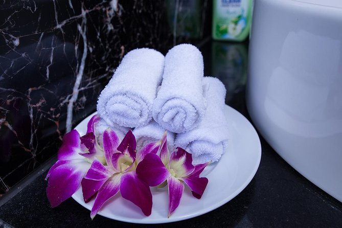 Luxury Halong Bay 1 Day on Cruises From Hanoi with Bus & Lunch - Titov Island, Swimming, and the Extra Kayak Fee