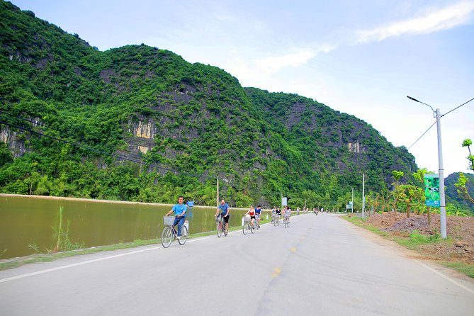 Luxury Hoa Lu Tam Coc Mua Cave Amazing View 1 Day Tour - Mua Cave and the 500 steps to the viewpoint