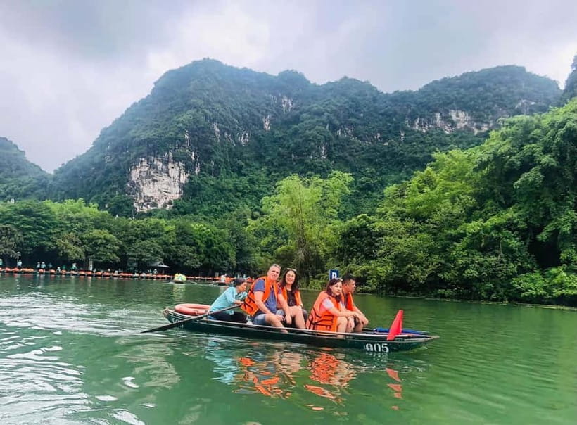Luxury Limousine Tour: Hoa Lu, Trang An/Tam Coc & Mua Cave - Climbing Mua Cave’s 500 steps